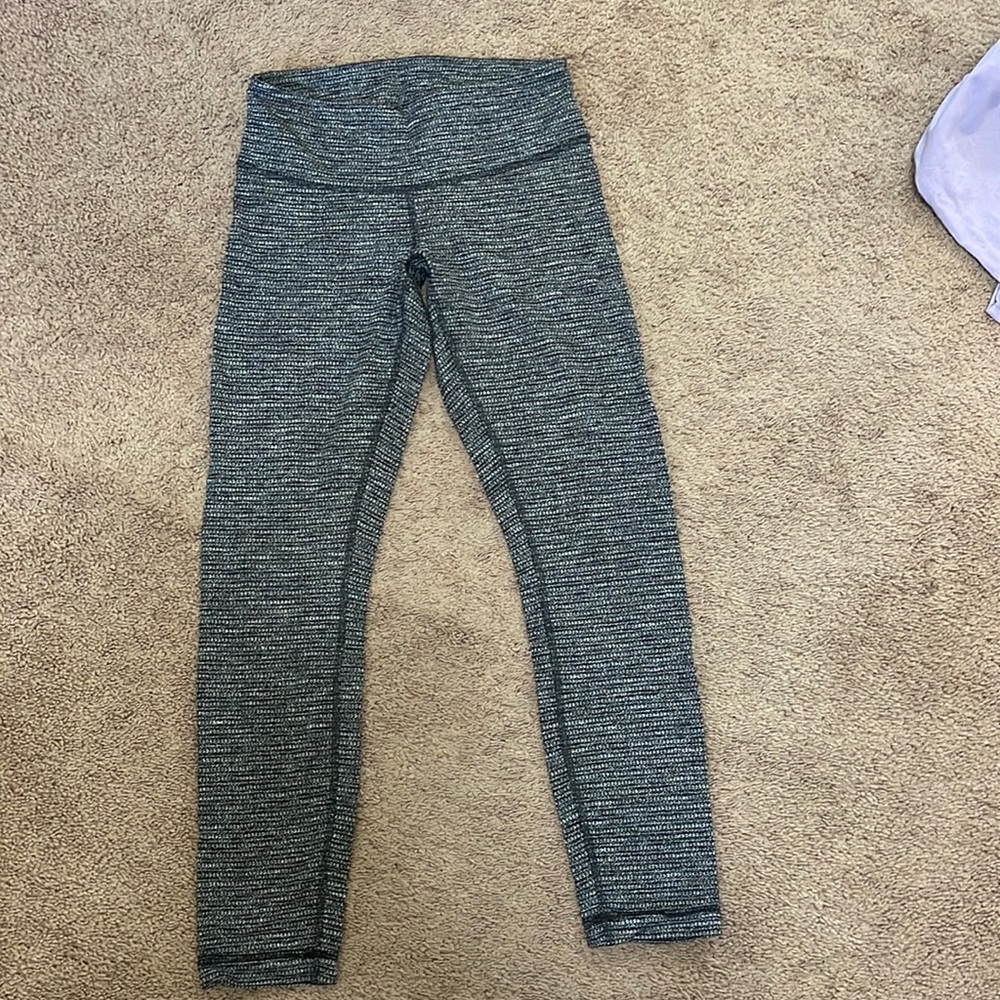 Lululemon wunder under size 6 inseam 25